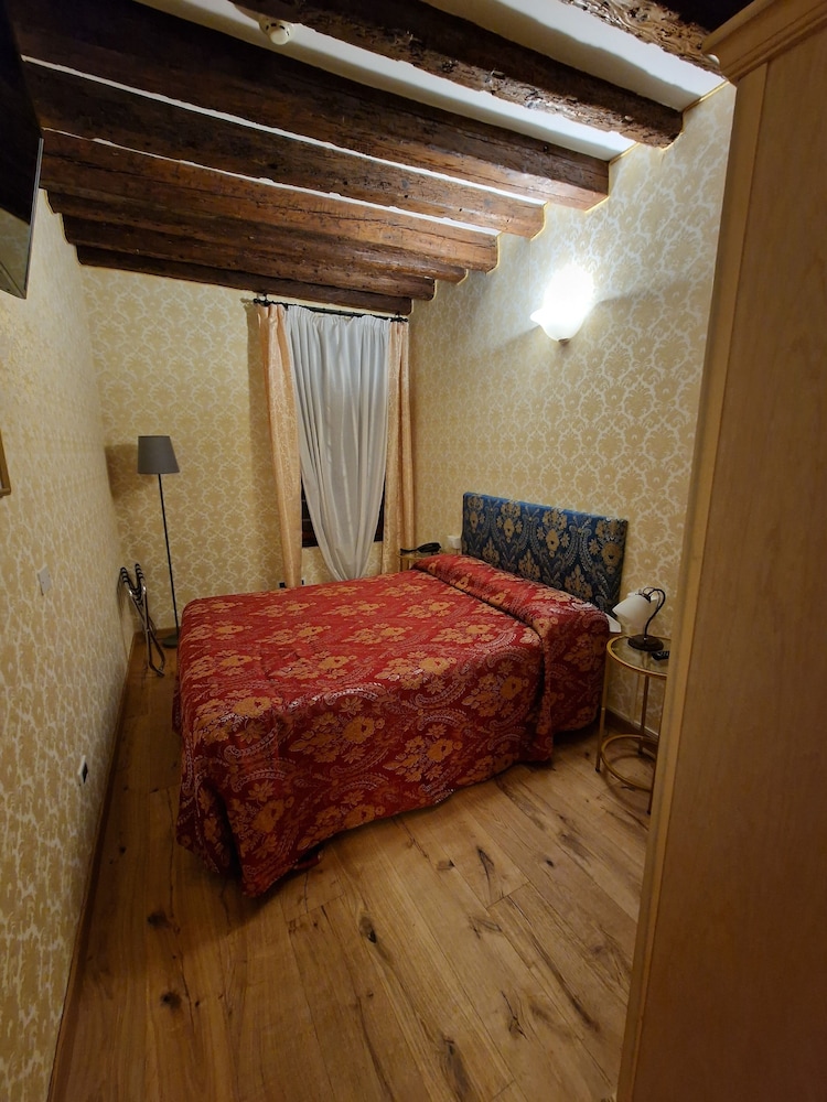 Tintoretto Hotel 23/79