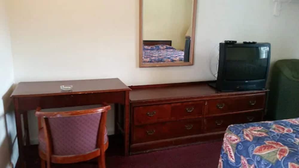The Virginia Lodge 7/22
