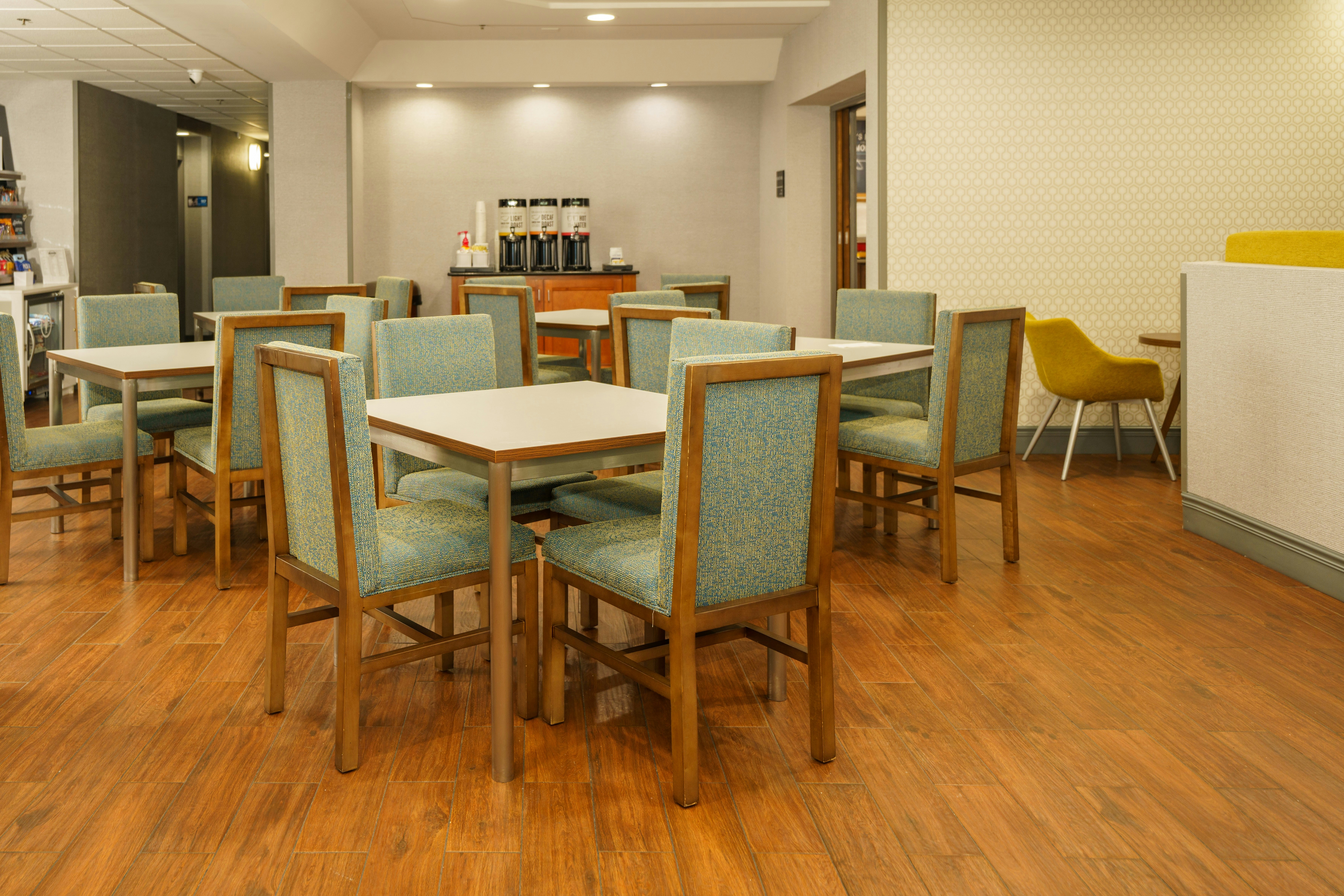 Hampton Inn Hutchinson 33/40