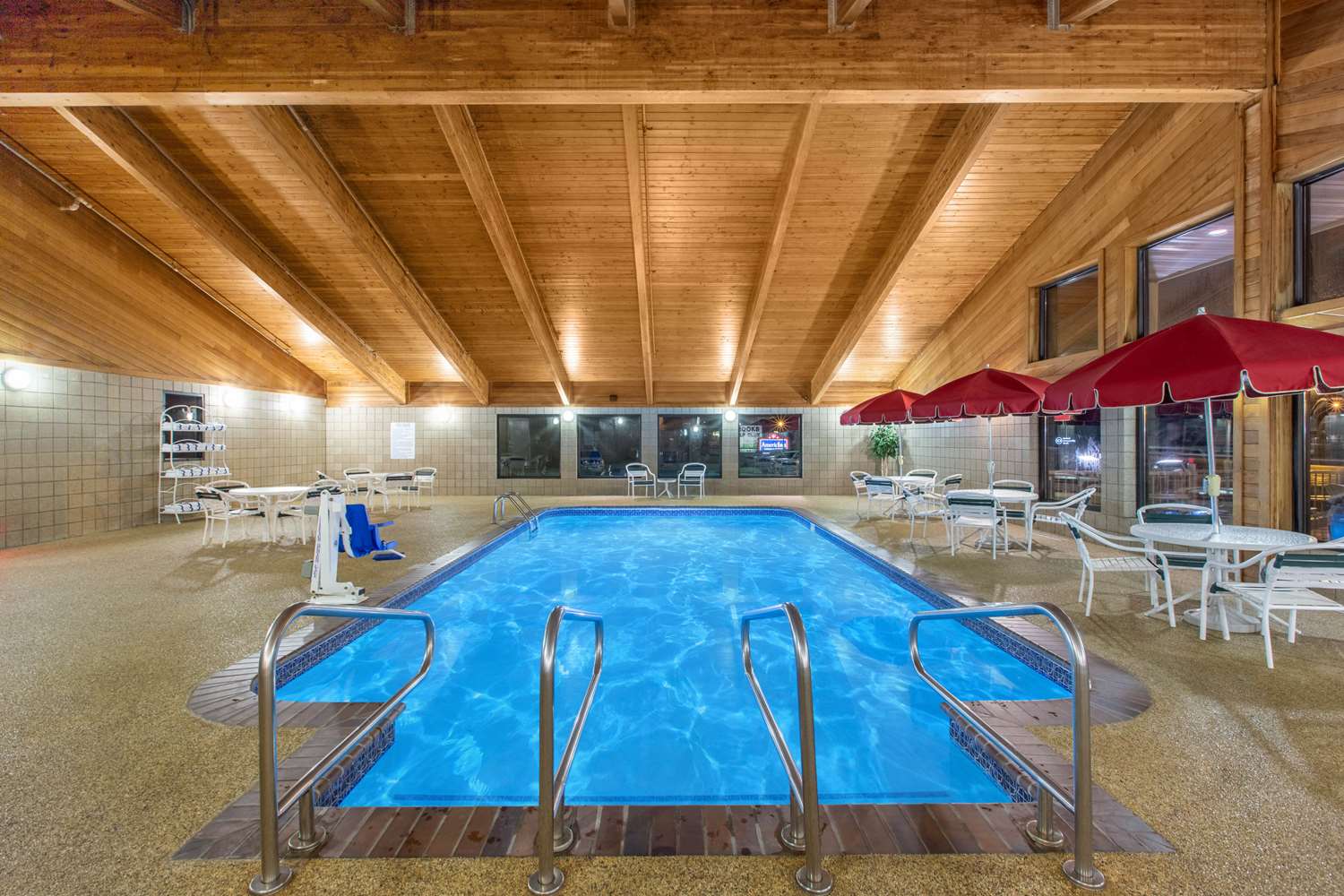 AmericInn by Wyndham Okoboji 4/7