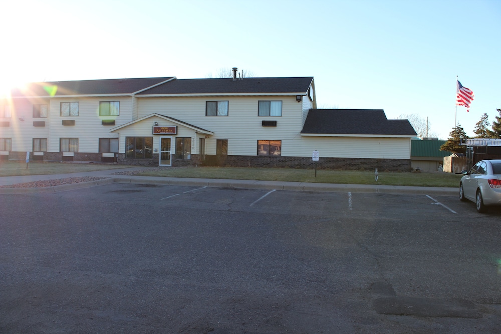 Coratel Inn and Suites Maple Grove 4/50