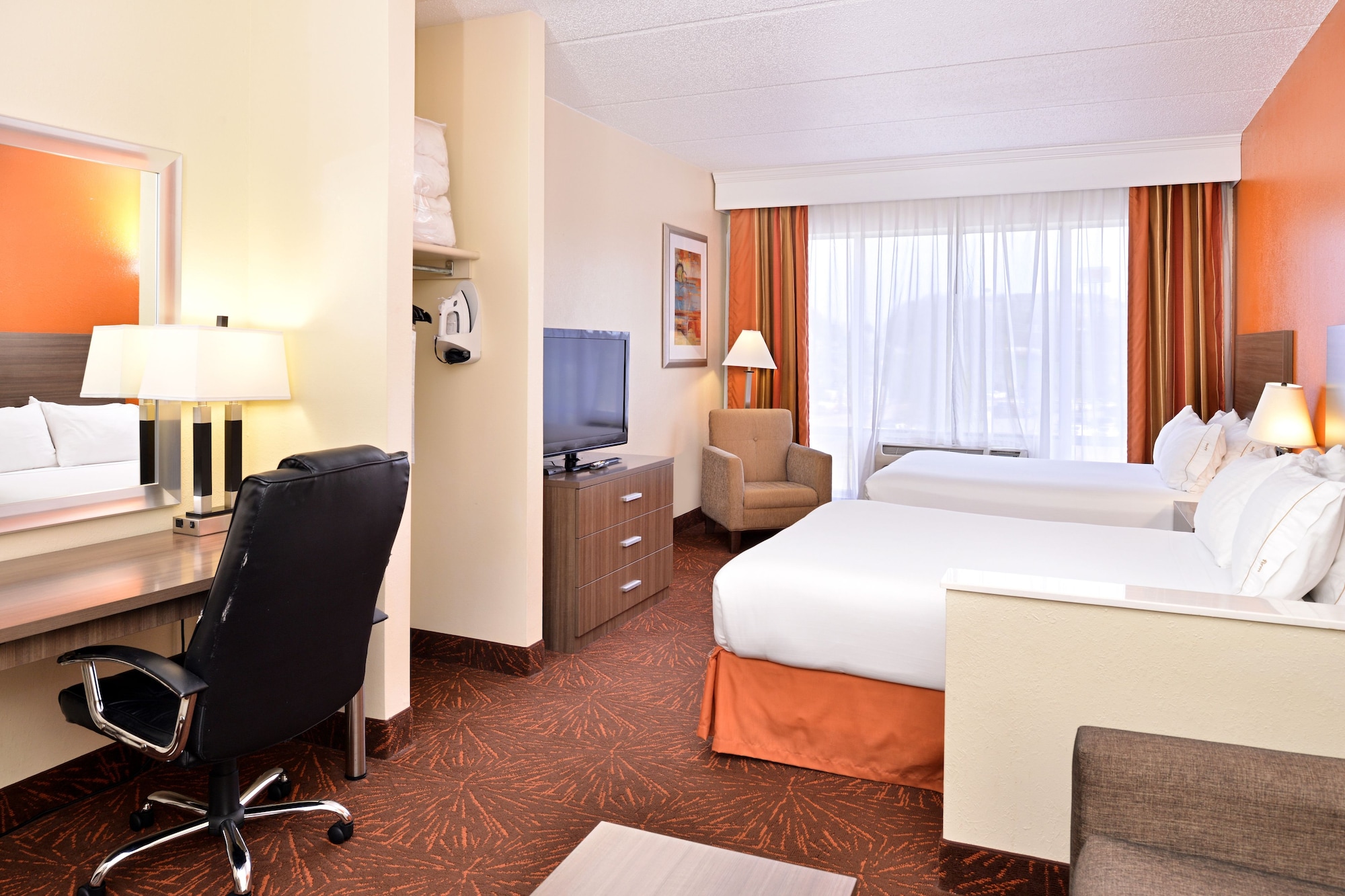 جناح بسريرين كوين مع أريكة، Holiday Inn Express Hotel And Suites Chattanooga At Lookout Mtn Tn 4/10