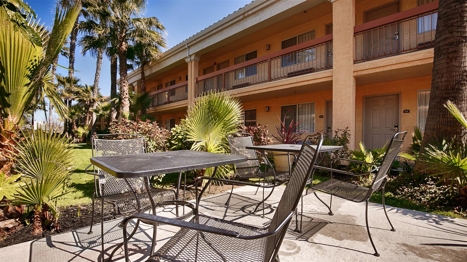 Best Western Palm Court Inn 16/17