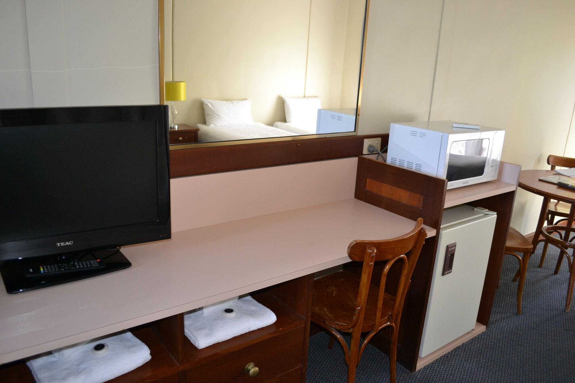 Sunnymead Hotel 33/48
