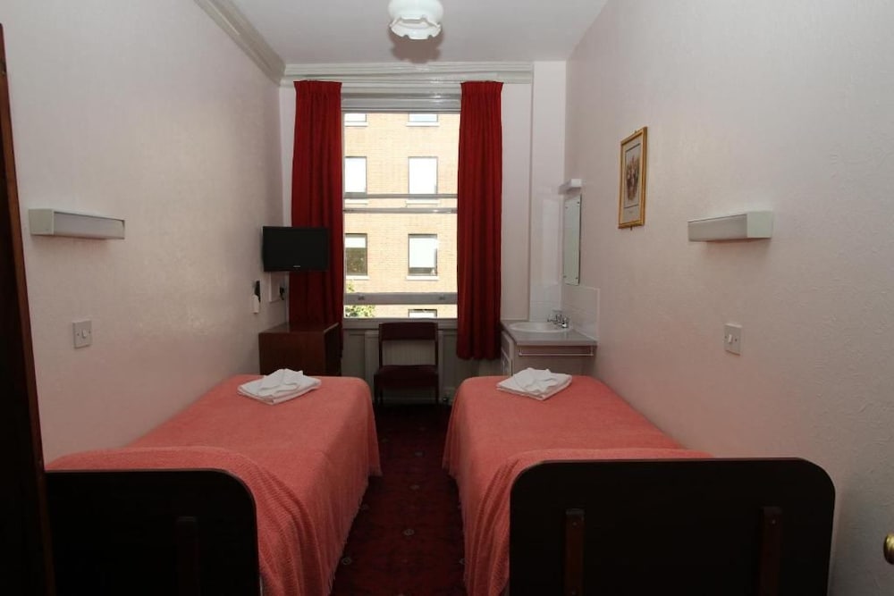 Ridgemount Hotel 48/61