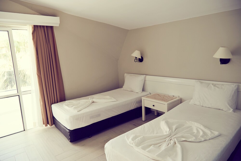 Two Seas Hotel 16/50