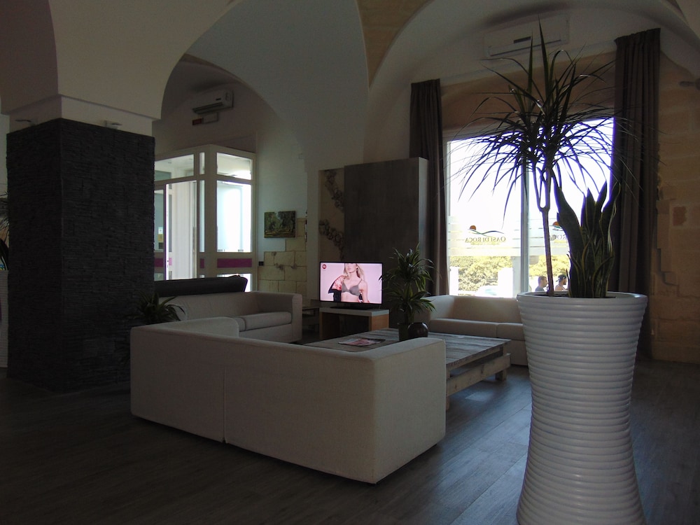 Oasis Park Hotel 30/43