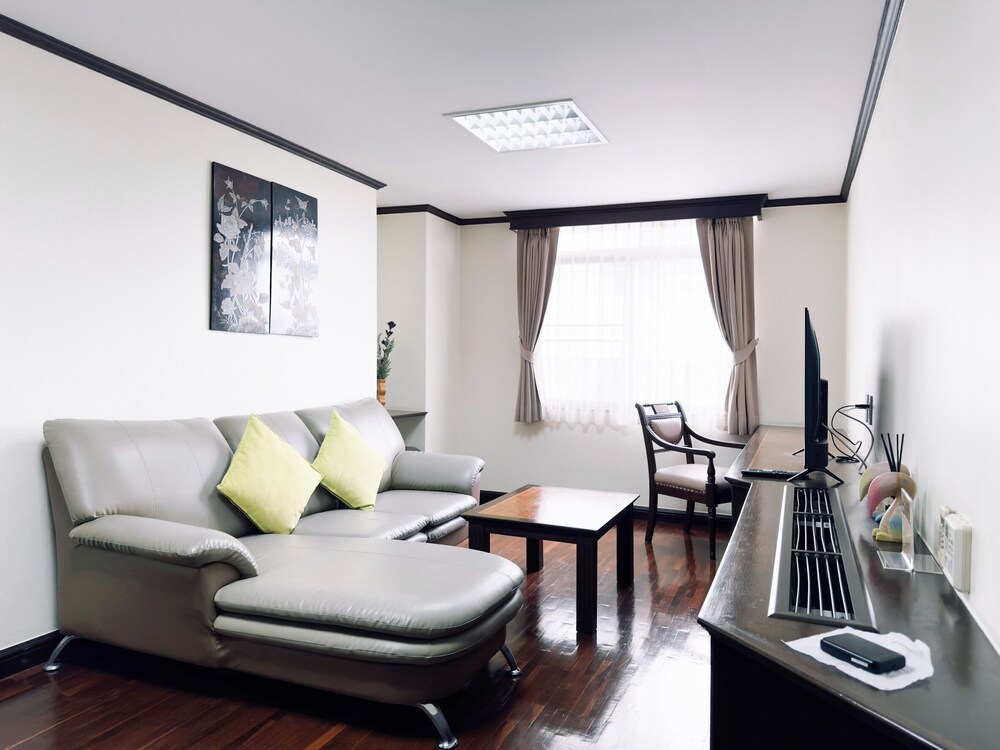 Yellow Ribbon Hills Boutique Suites 23/67