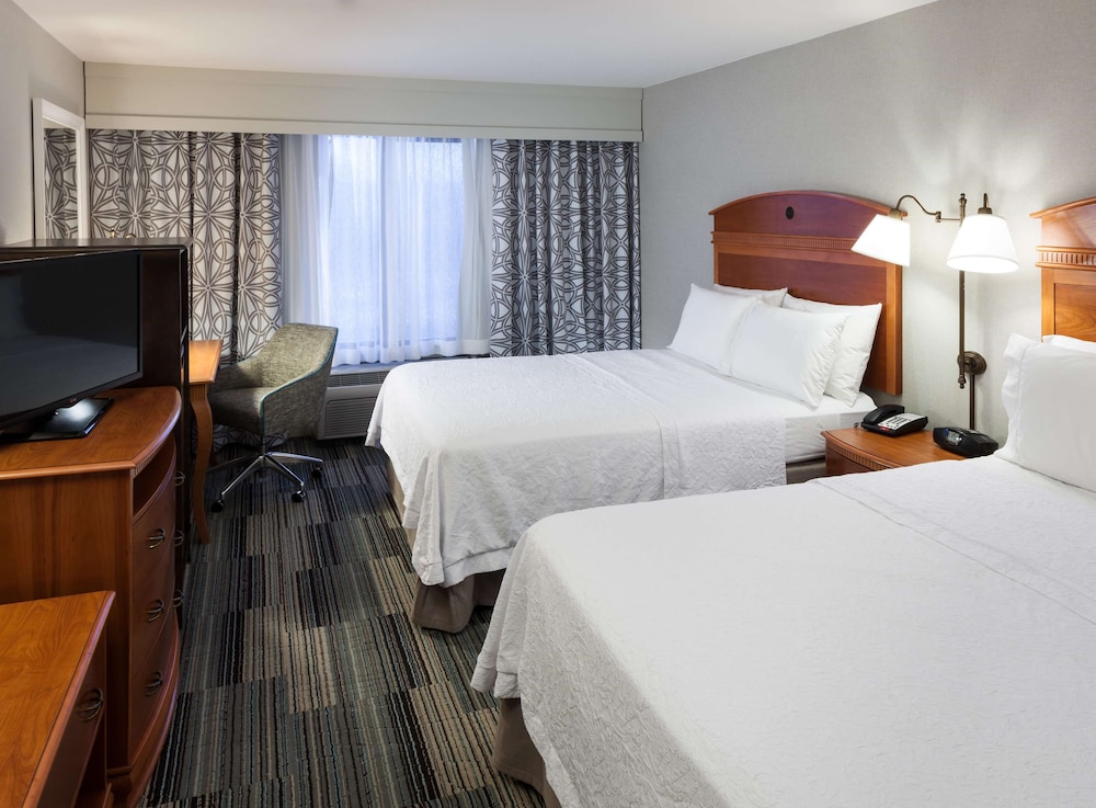 Hampton Inn And Suites Tulare 18/60
