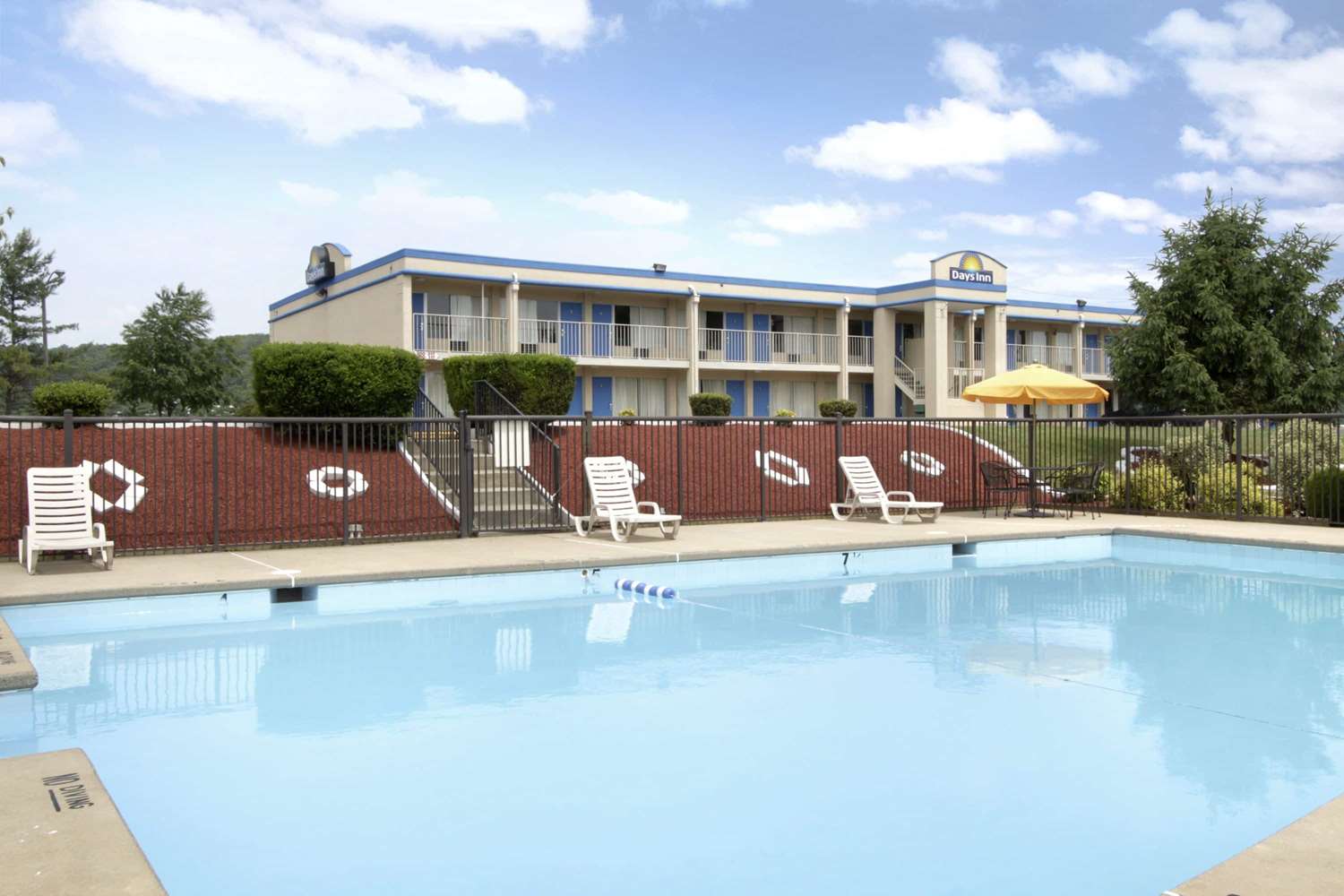 Days Inn By Wyndham Staunton South 1/10