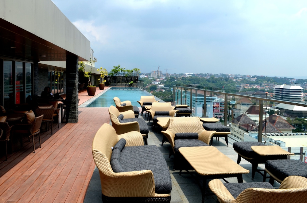 Louis Kienne Hotel Simpang Lima 52/67