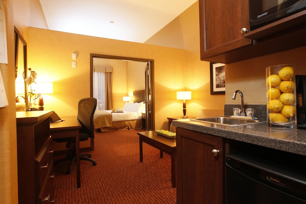 Pomeroy Hotel And Conference Centre Fort St John 46/54