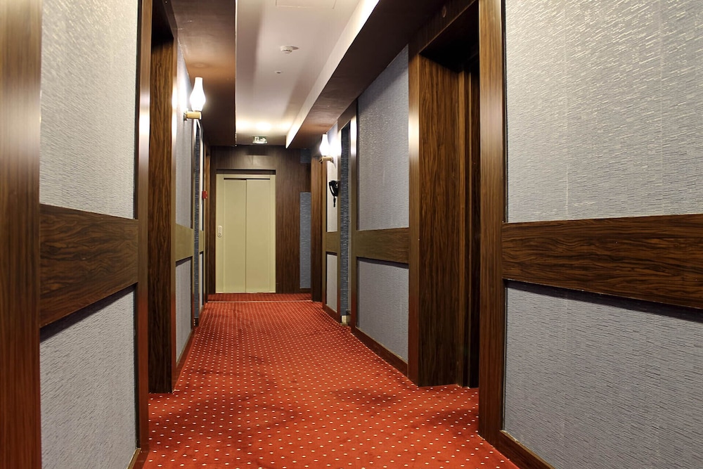 LB Suite Hotel 36/51