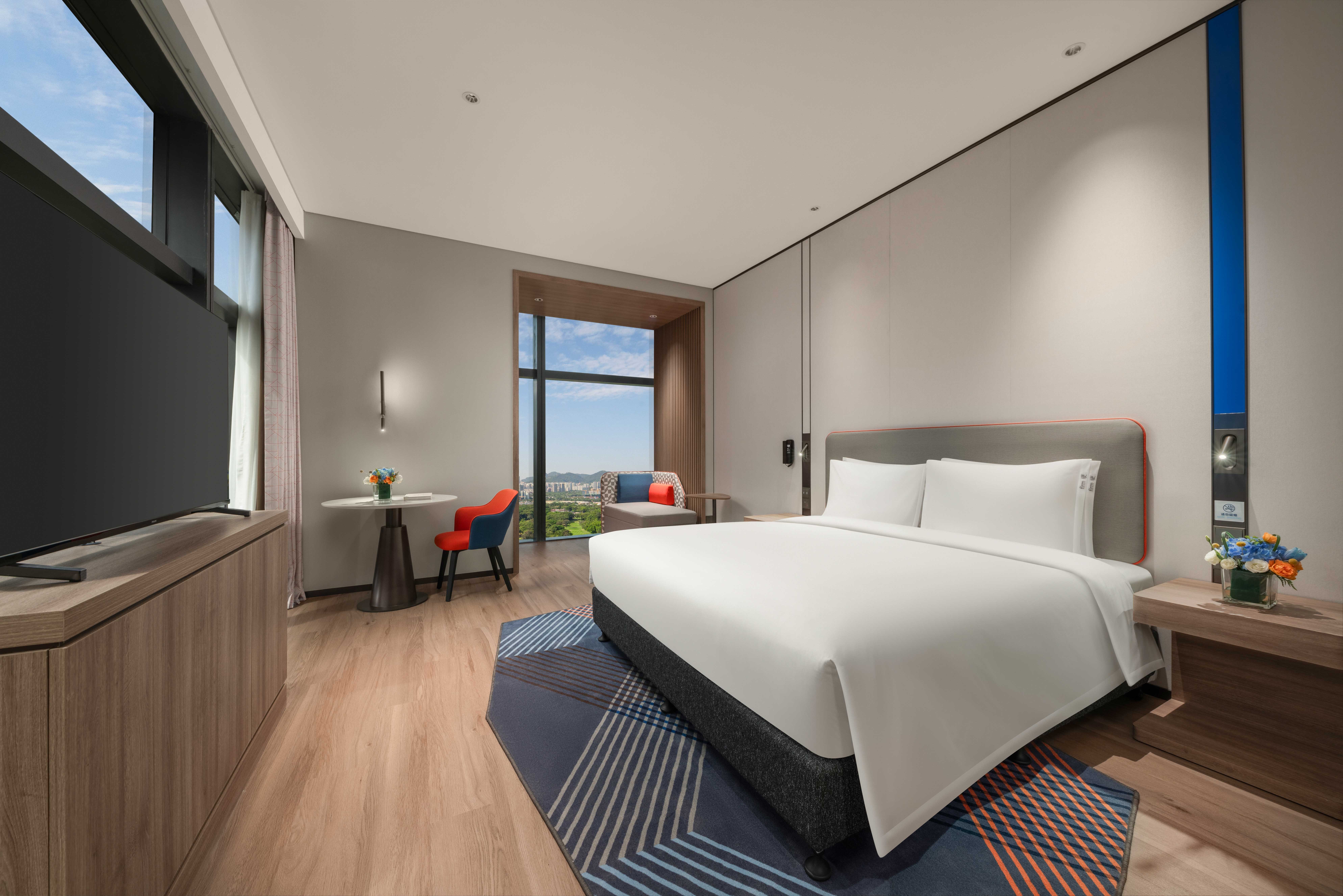 Standard, King Bed, Extra Floor Space