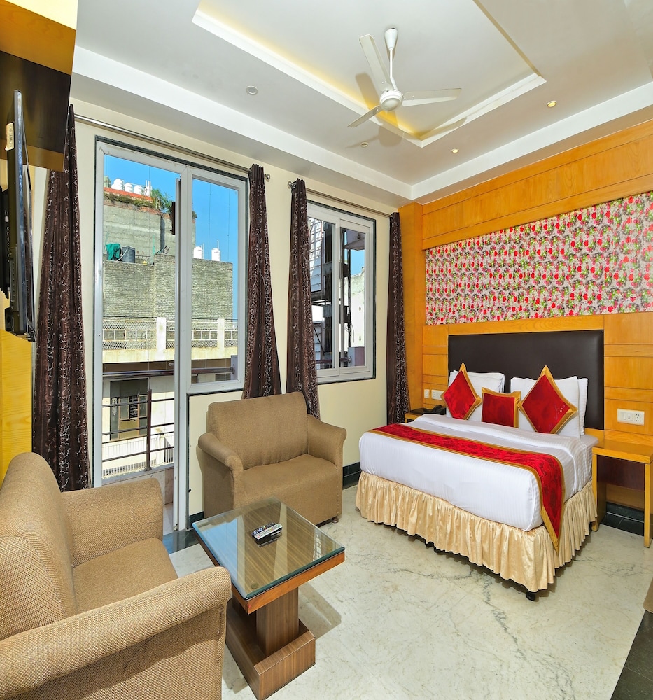 SUITE, DOUBLE BED, SOFA, LIVING AREA
