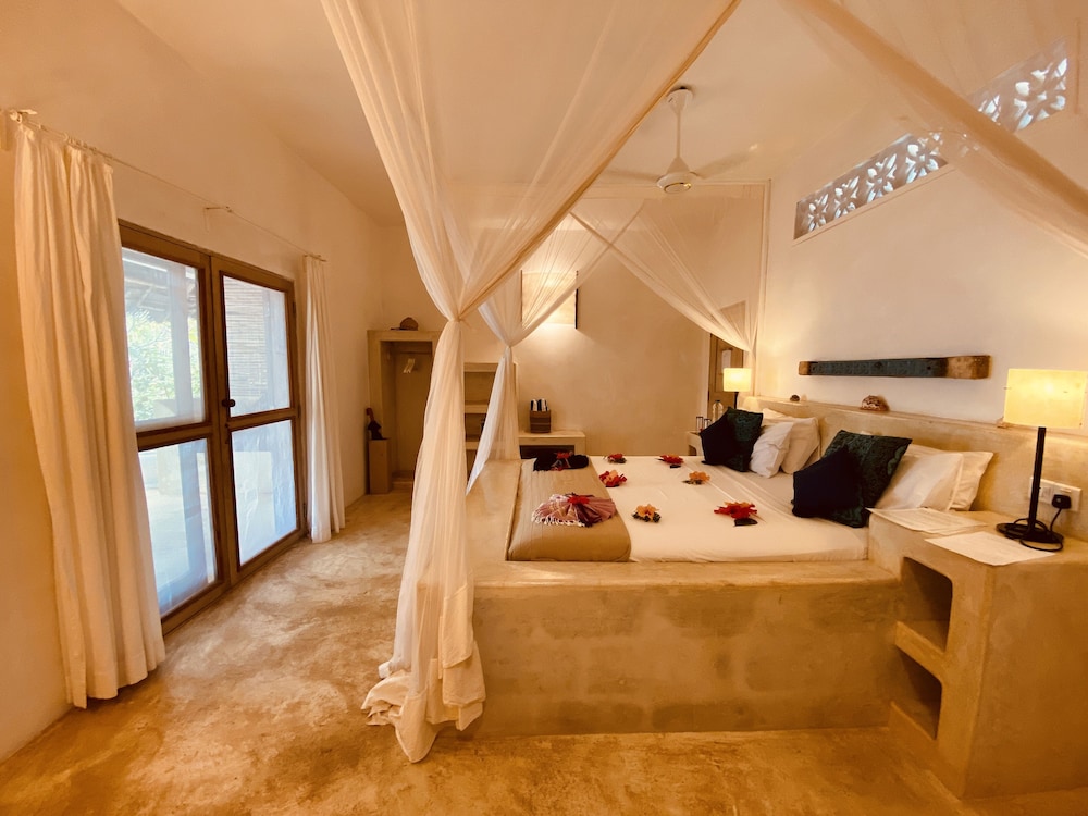 DELUXE, KING BED, SEA VIEW
