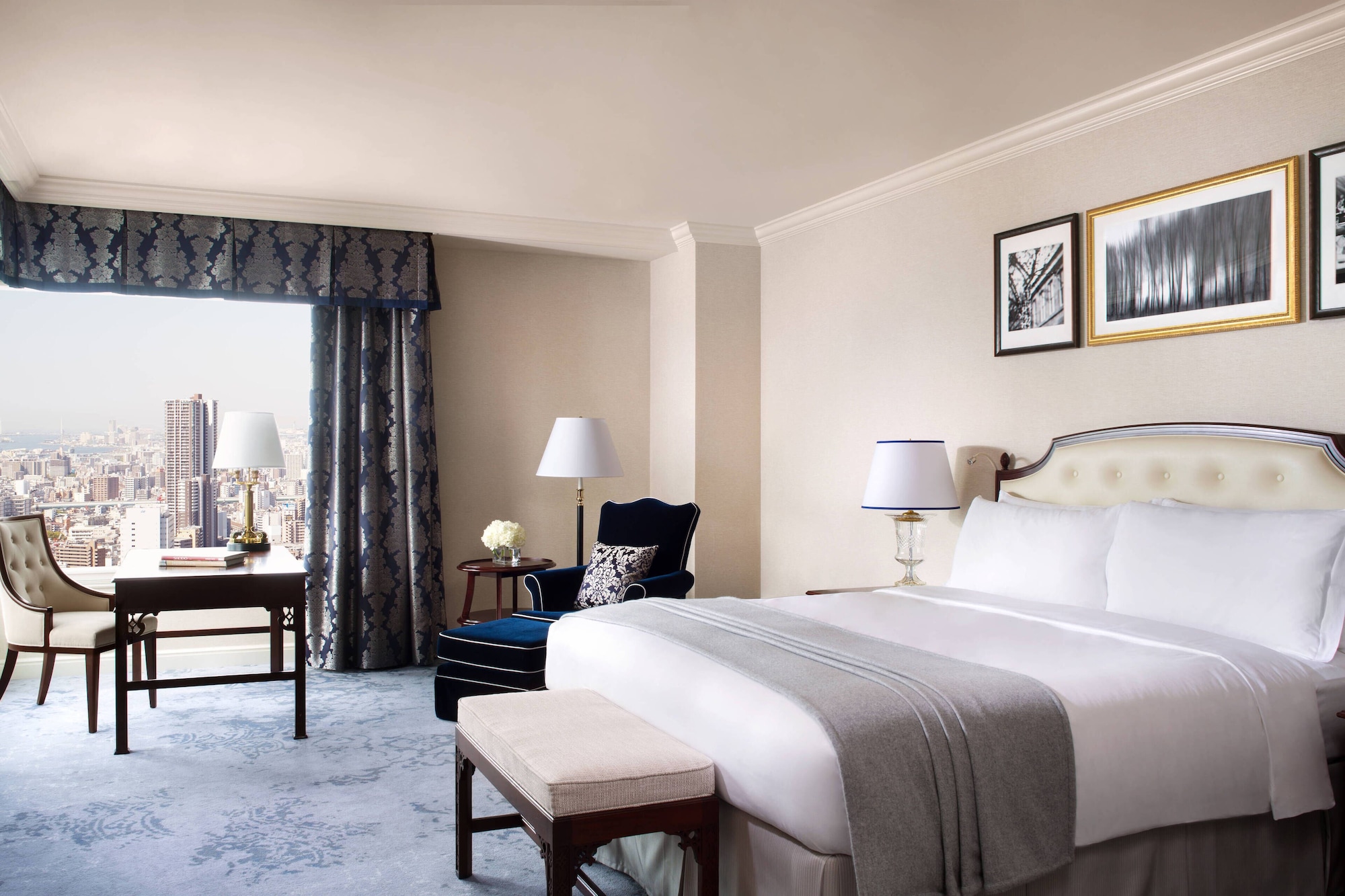 Deluxe, King Bed, City View, Club Floor