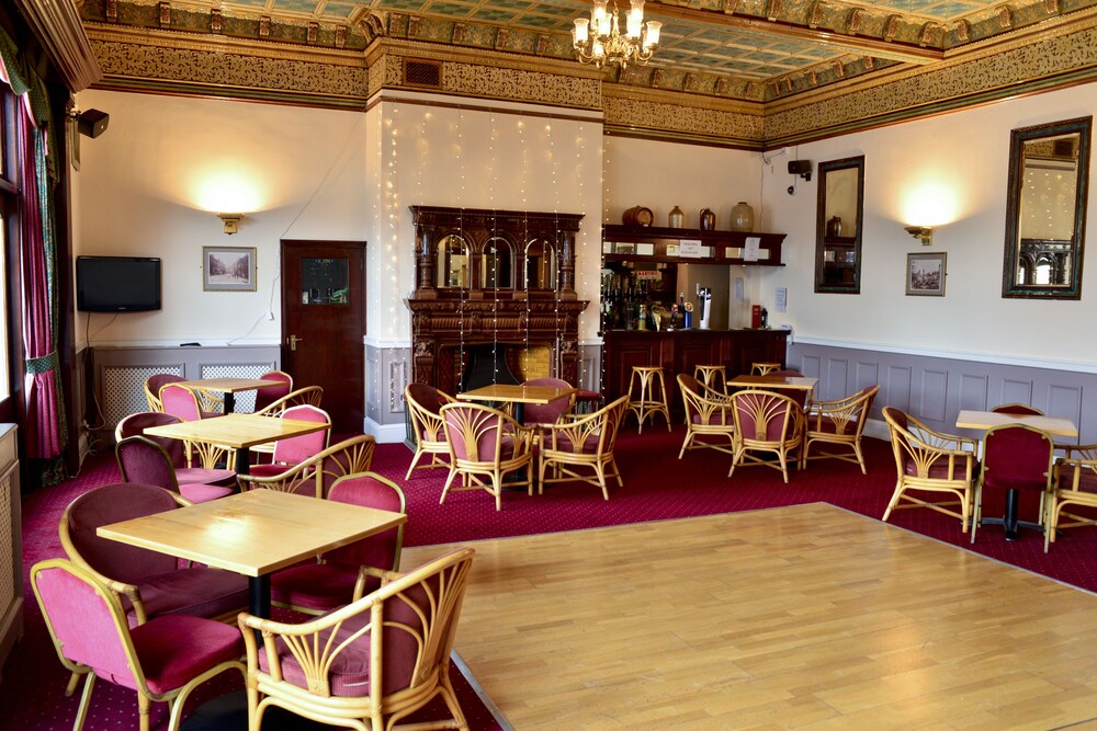 The County Hotel 46/62