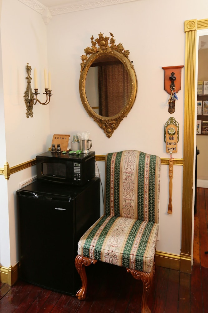 The Old Parsonage Bed and Breakfast 32/64