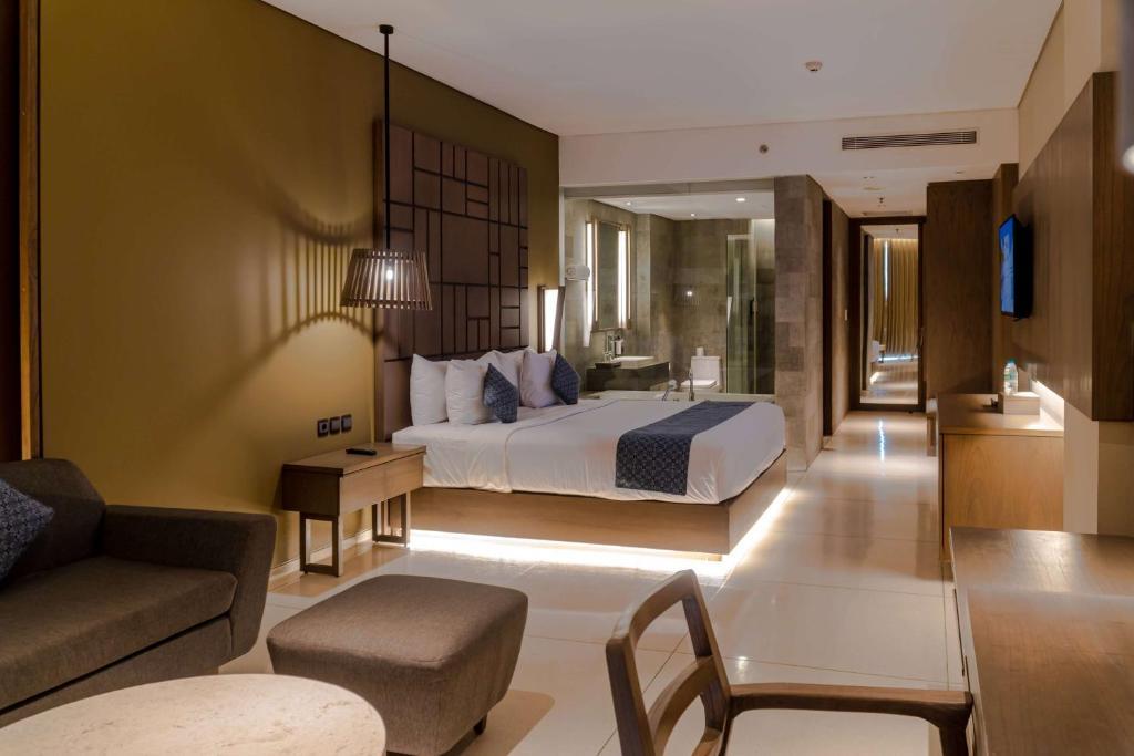 Studio, Suite, King Bed, Ocean Front