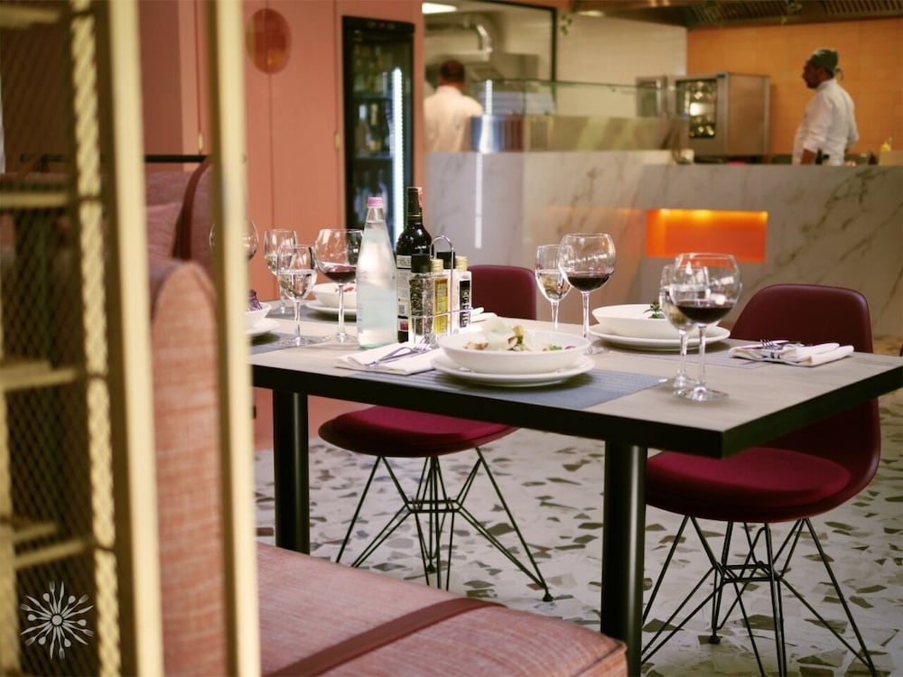 Iliria Hotel Tirana 34/44