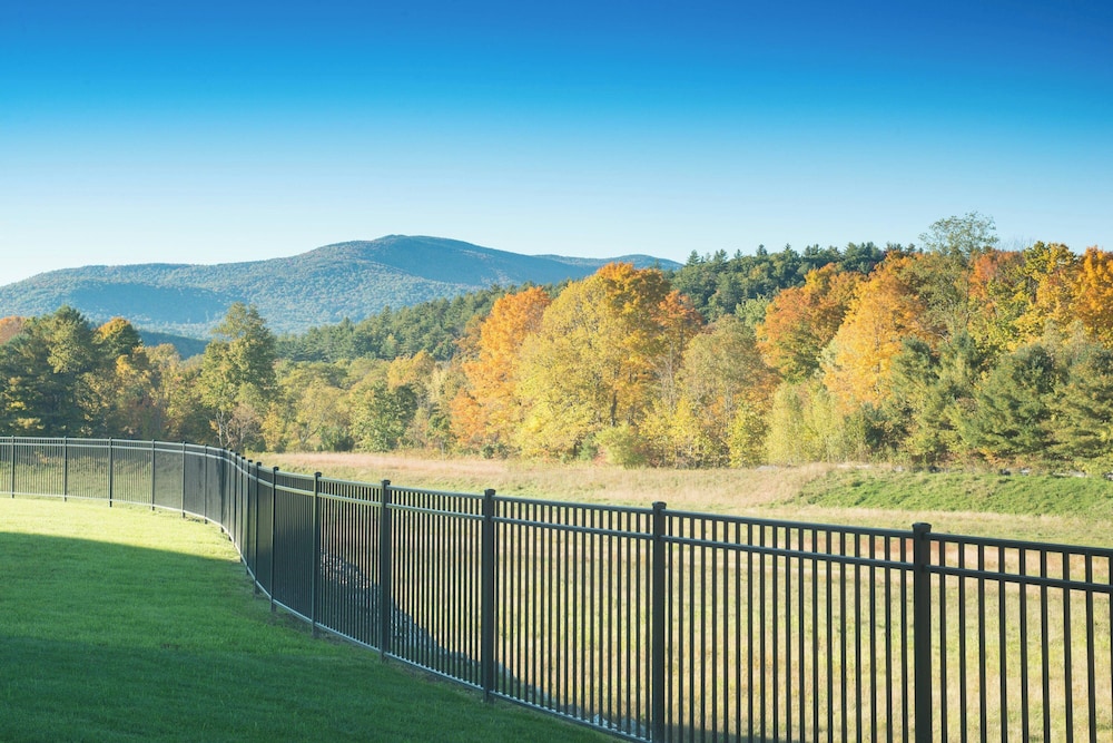 Fairfield By Marriott Inn Suites Plymouth White Mountains 43/47
