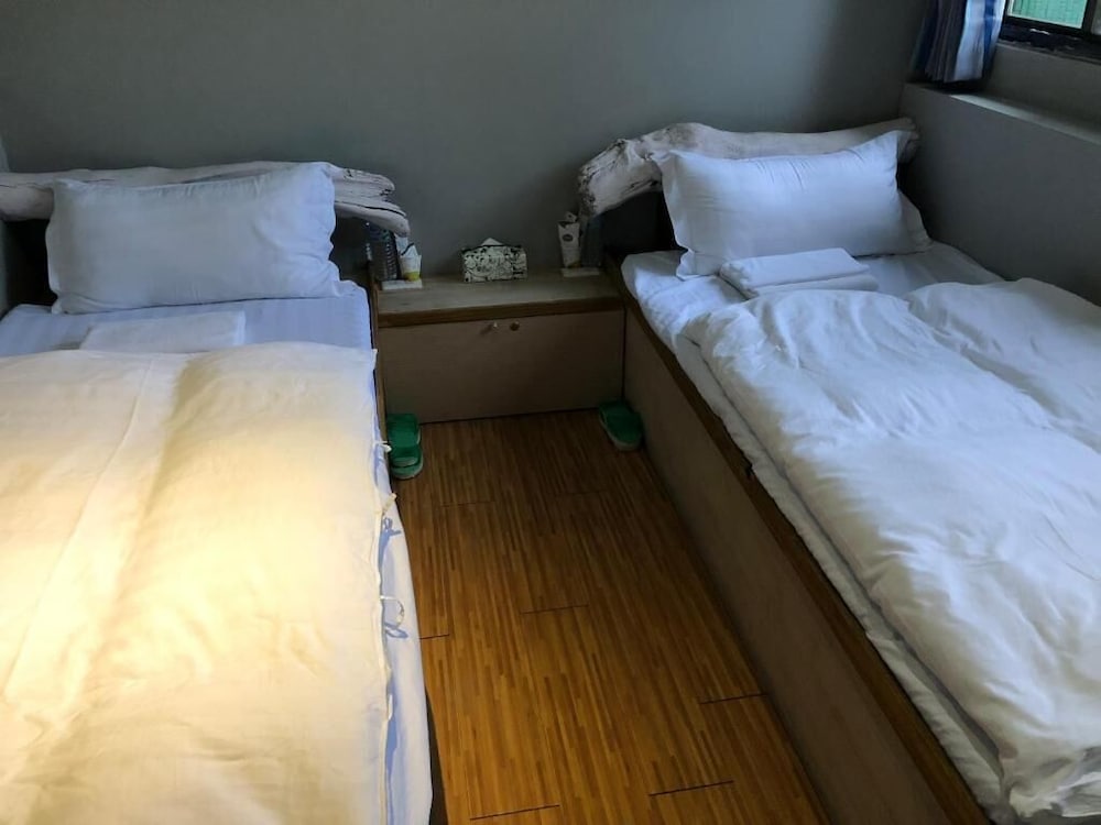 A Good Man's Hostel 7/21