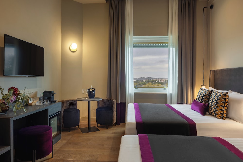 جناح بسريرين كوين بإطلالة على المدينة، Rental In Rome Pinciana Deluxe 4/5