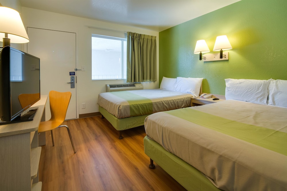 Motel6 Kissimmee, FL - Orlando 30/64