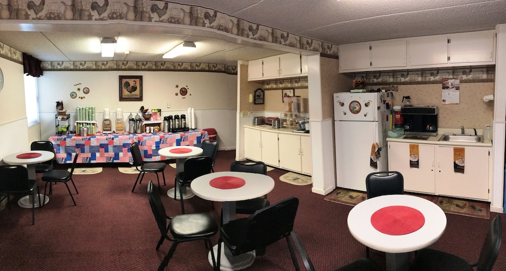 Adirondack Efficiencies Ex Econo Lodge Watertown 26/43