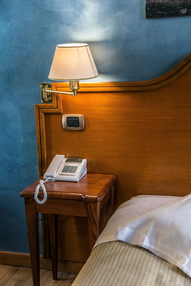 Hotel Kent Roma 52/63