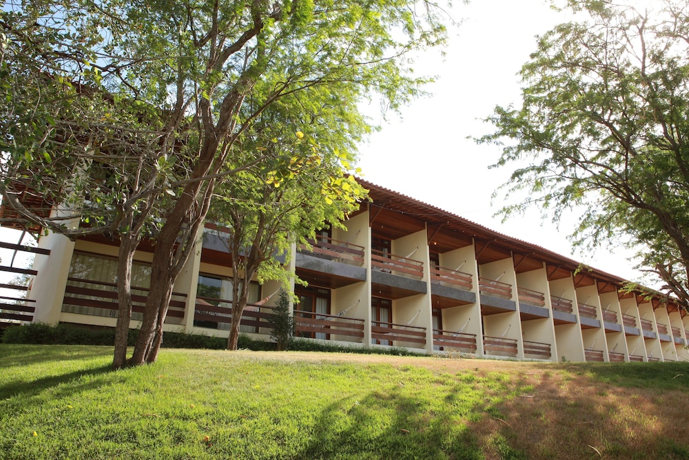 HOTEL FAZENDA MONTE CASTELO 34/40