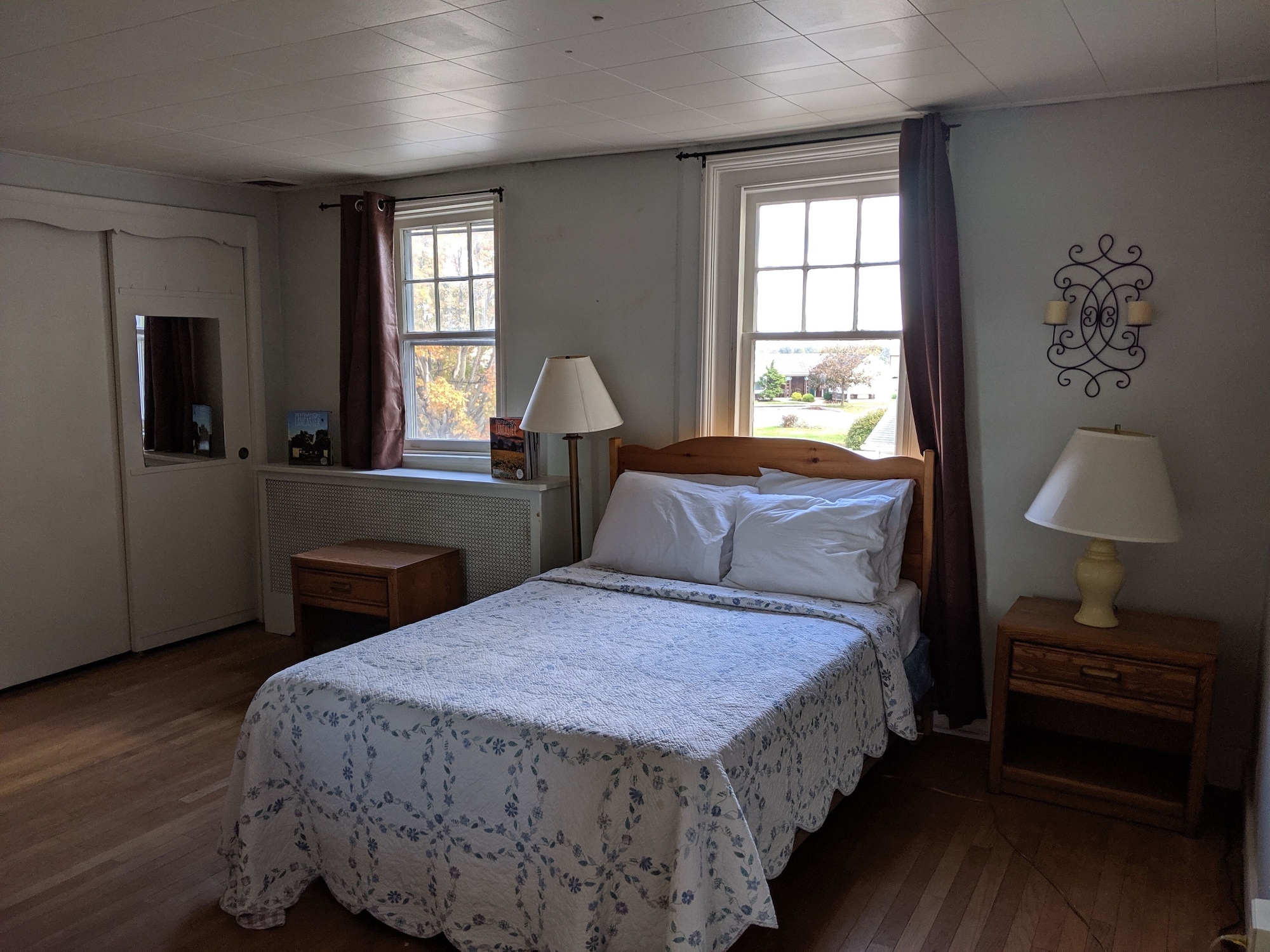 Family, House, 4 Double Beds, 2 Sofa، Spruce Lane Lodge & Cottages 2/3