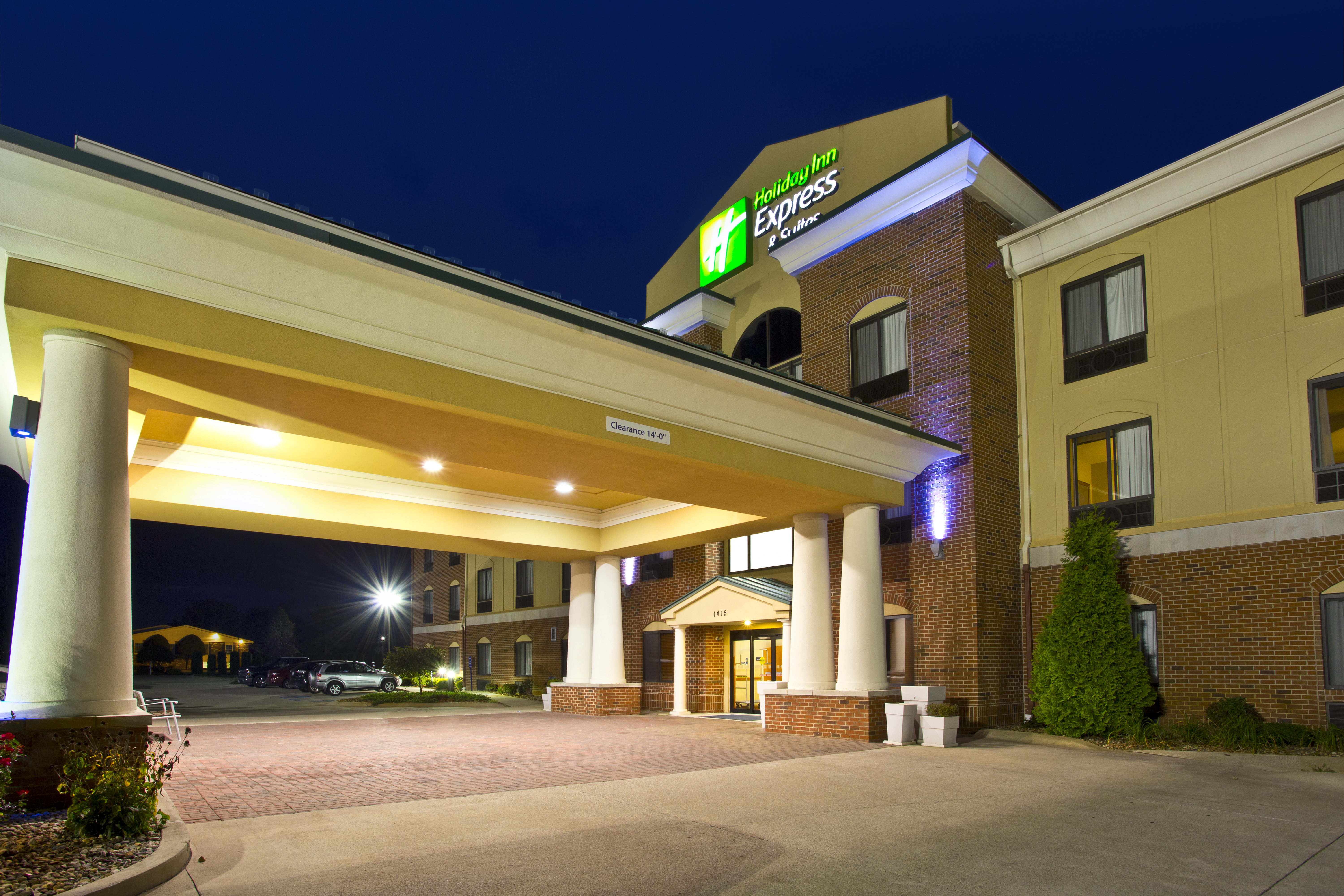 Holiday Inn Express Hotel Suites Goshen 3/75
