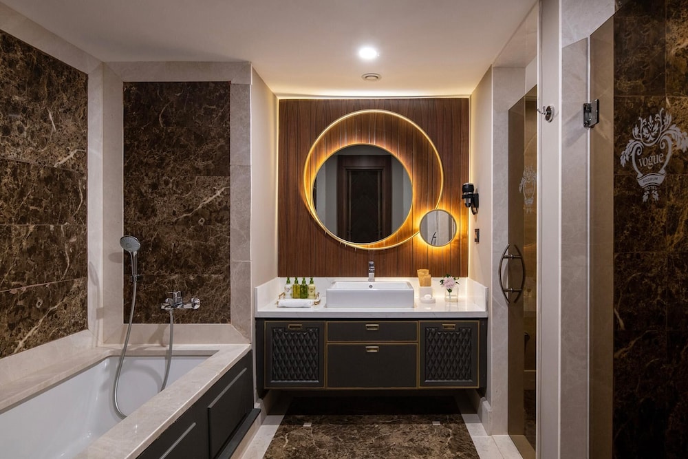 جناح عائلي بسرير مزدوج وسرير فردي بإطلالة على الحديقة، Vogue Hotel Supreme Bodrum 4/8