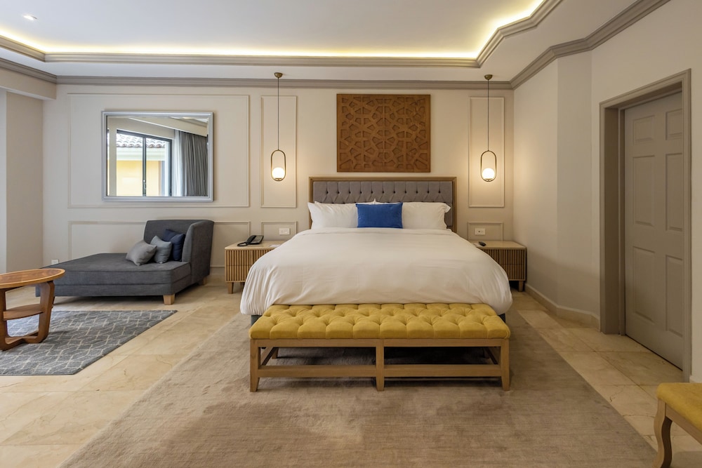 Gold, Grand, King Bed