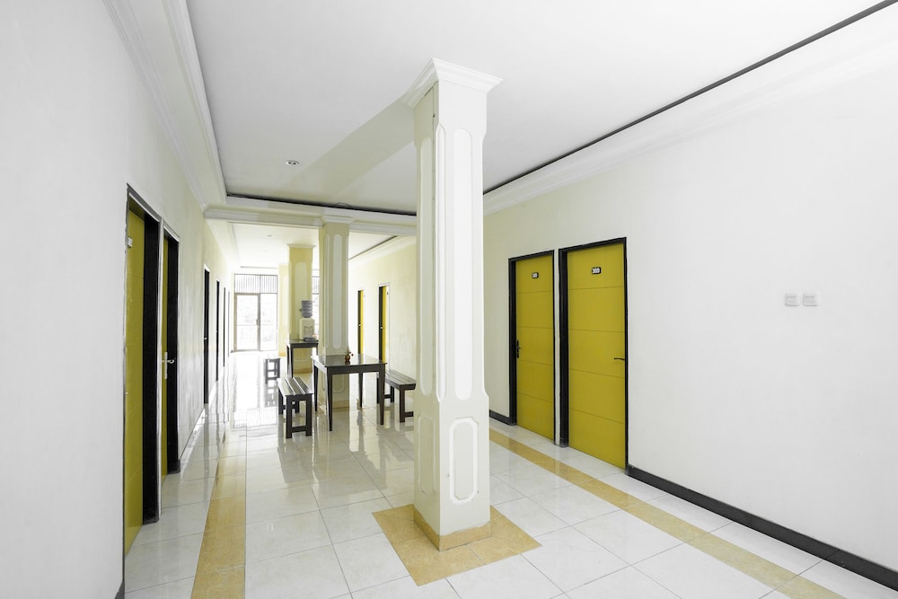 OYO 2319 Tengkawang Residence 21/22