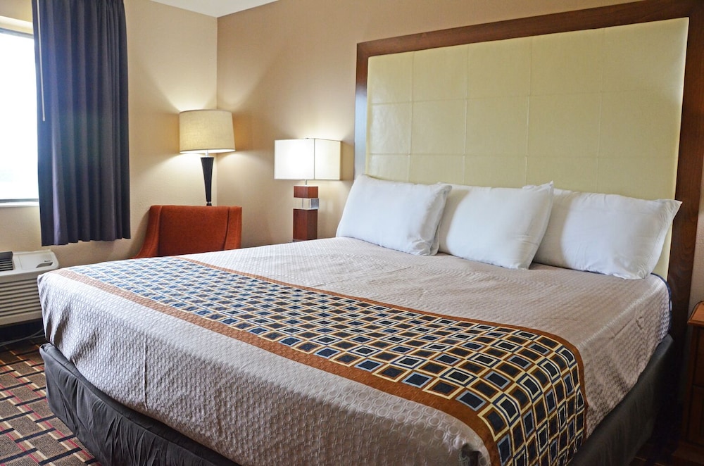 HERITAGE GRAND INN 22/100