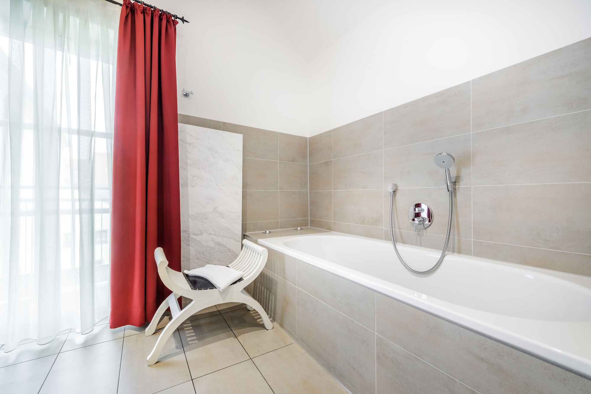 جناح بسرير كينج، Bohemian Hotel 5/6