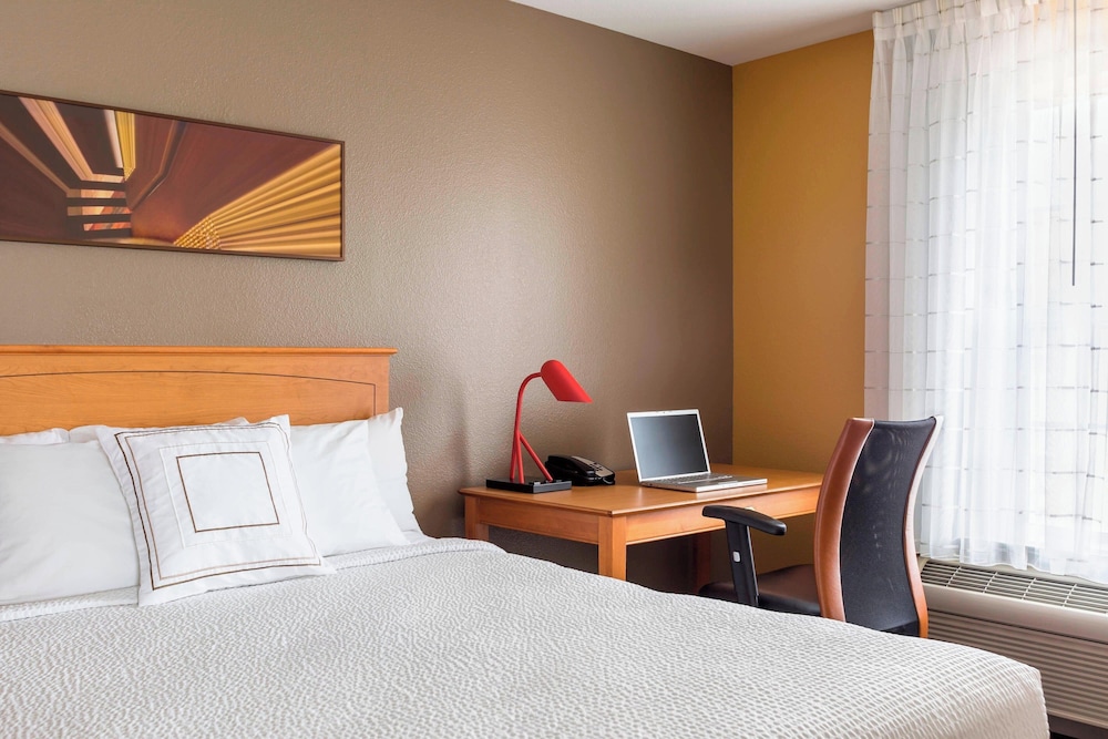 1 BEDROOM, SUITE, ACCESSIBLE