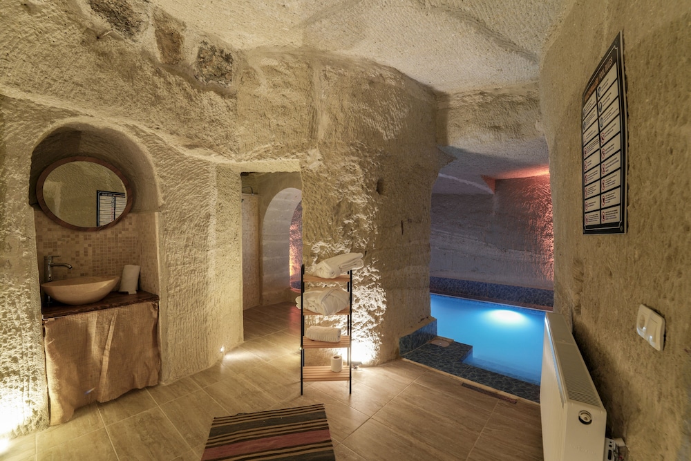 My Cave Suites 24/50