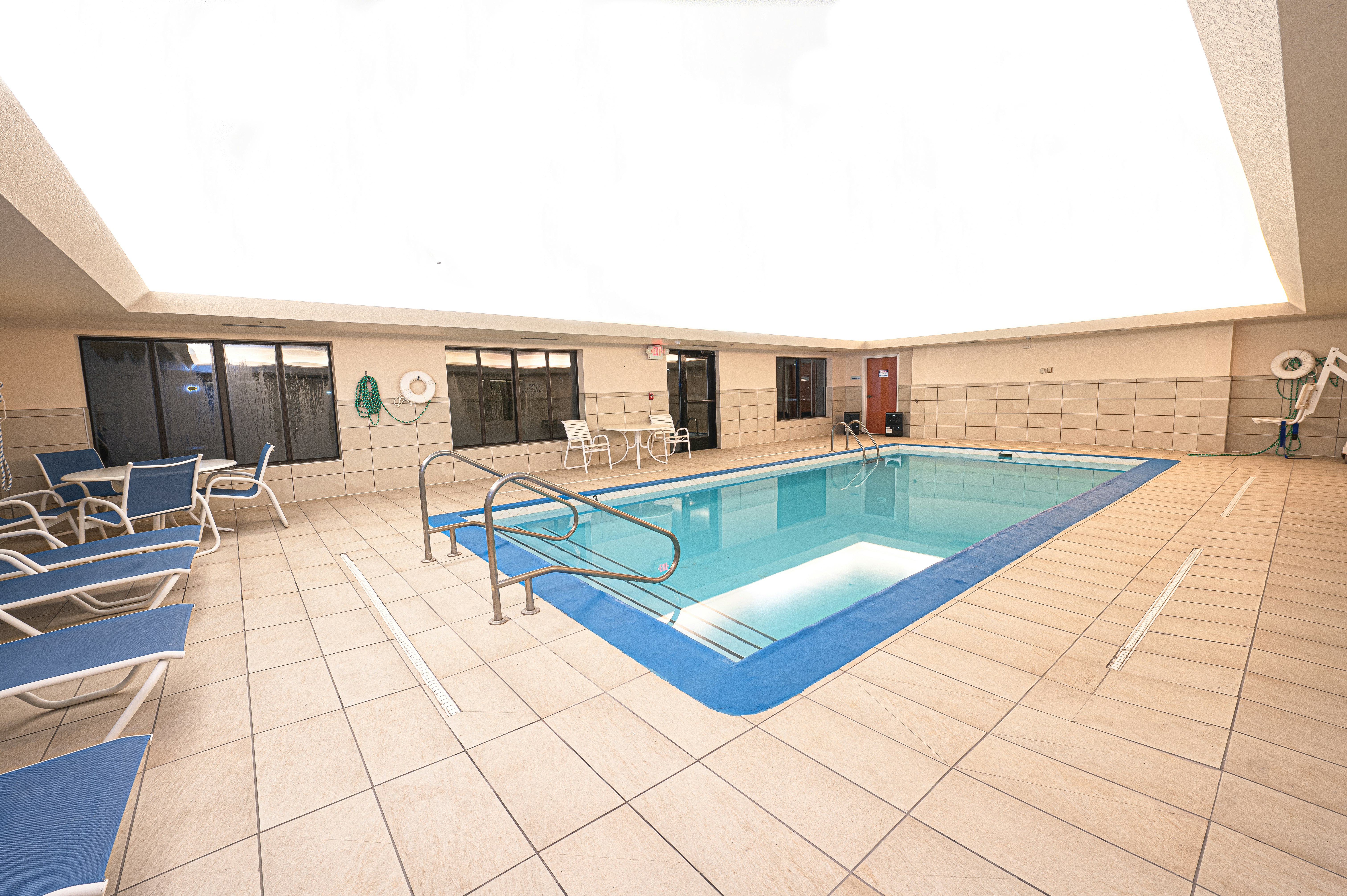 Holiday Inn Express Hotel Suites East Lansing 44/58