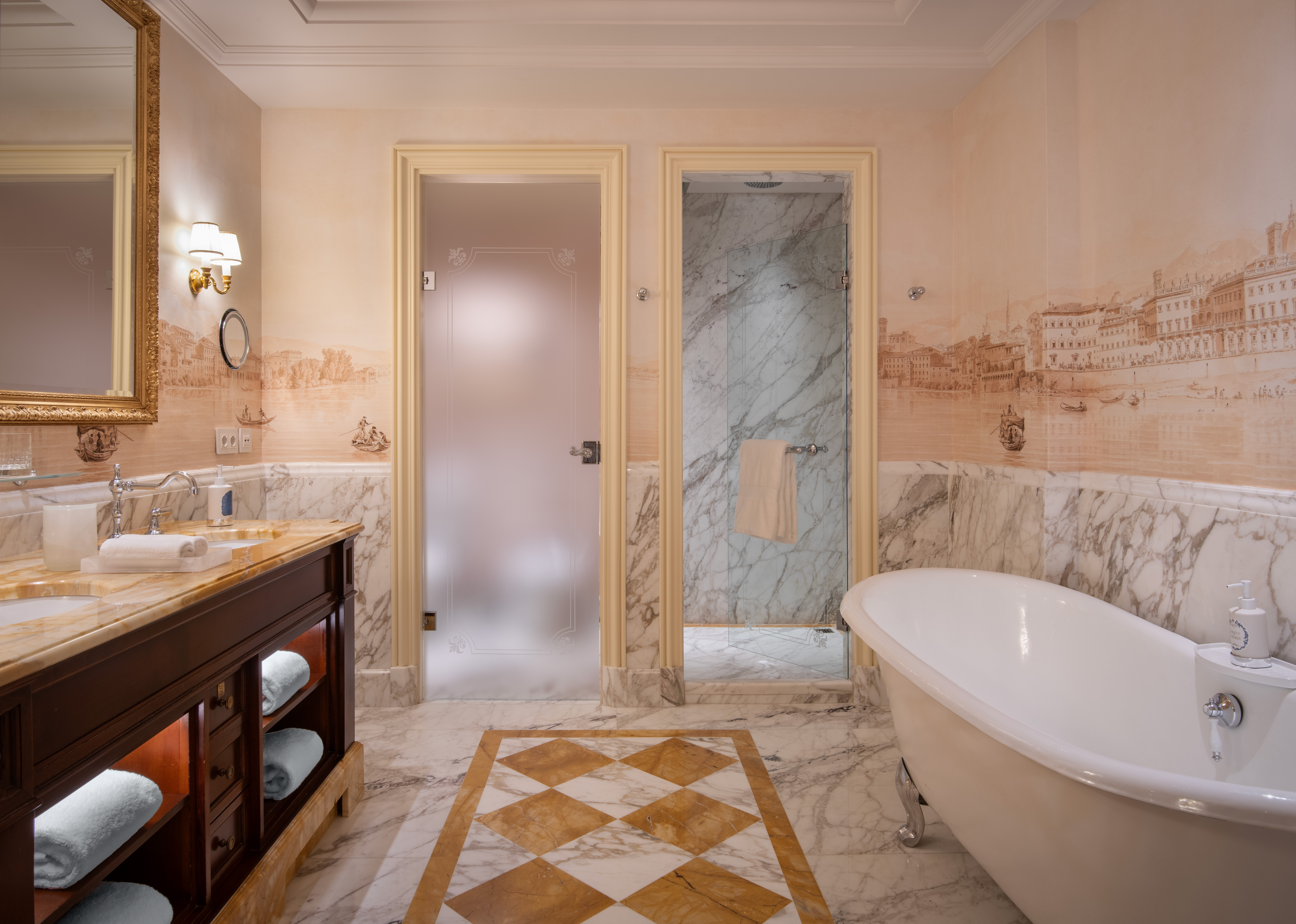 Four Seasons, Executive, Suite, King Bed