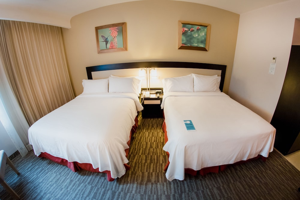 Excellence Express & Suites San Juan Del Rio 11/39