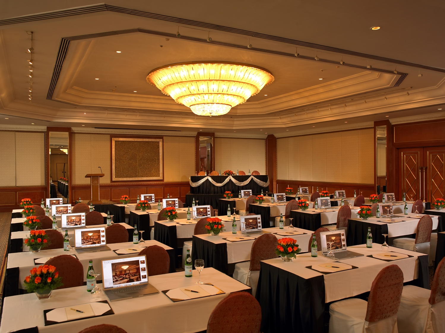 The Leela Mumbai - Resort Style Business Hotel 37/44