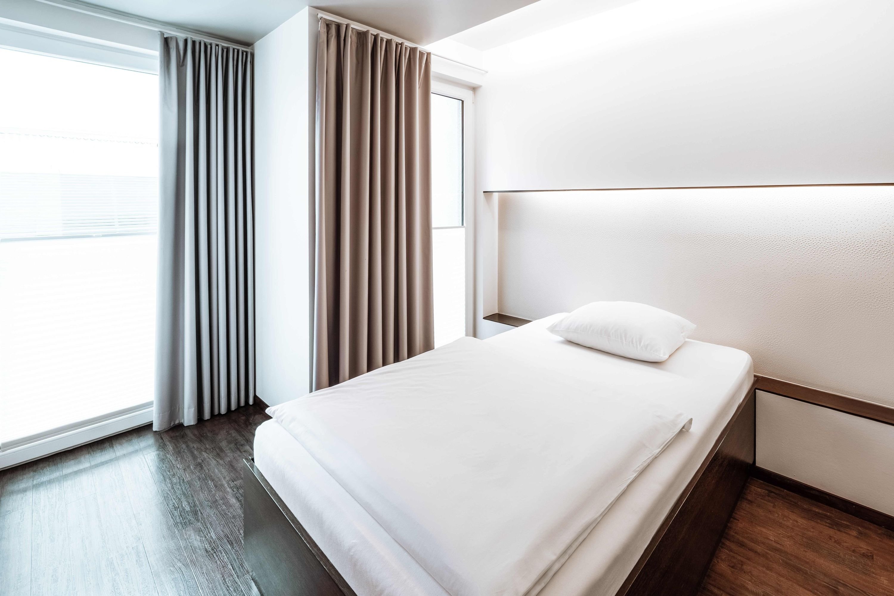Hotel Q 8/71