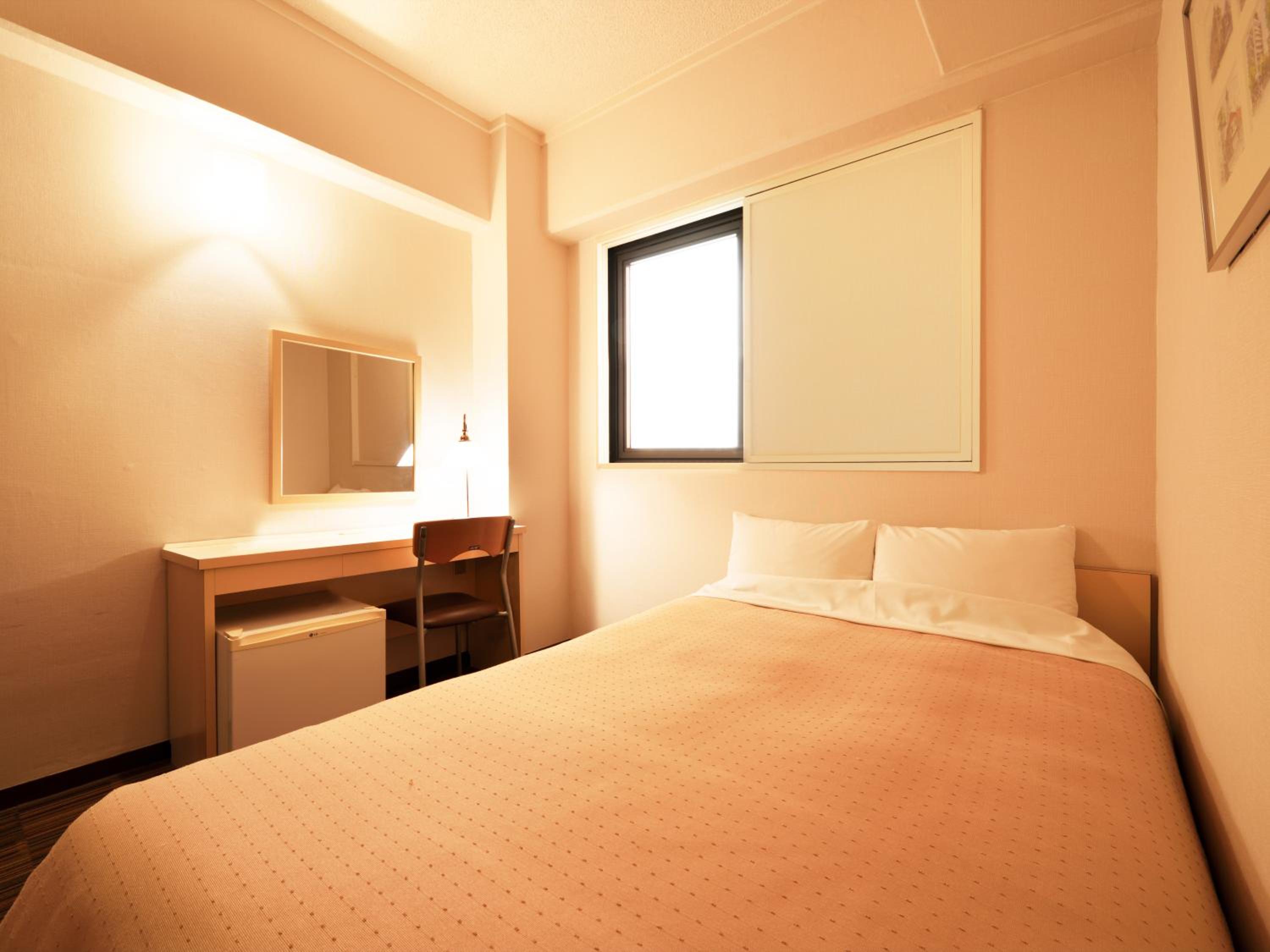 Room, Semi Double Bed