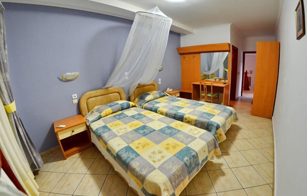 CASA BLUE HOTEL 35/60