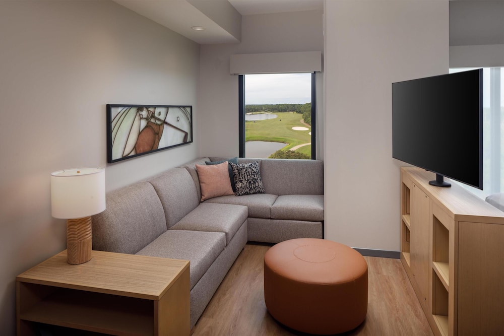 Hyatt House Destin 24/50