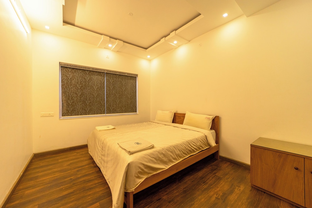 DELUXE, HOUSE